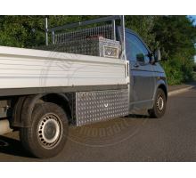 Alubox pravý podlahový, VW T5/T6 DoKa dlovhý 3,4m, 630x470x355mm, objem 63L nelakovaný Alubox pravý podlahový, VW T5/T6 DoKa dlovhý 3,4m, 630x470x355mm, objem 63L nelakovaný